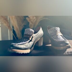 FREEBIRD by Steven - Bristol in Navy Multi, Heeled Loafer Size 8.